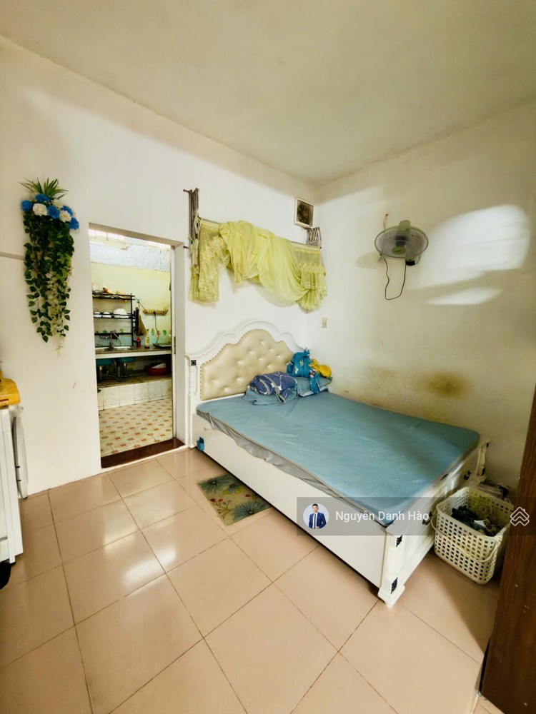 2,43Tỷ Sở Hữu Nhà Trung Tâm Hai Bà Trưng, 2Pn, Sẵn Sổ, Gần Hồ Gươm, Cực Hiếm Khó Tìm