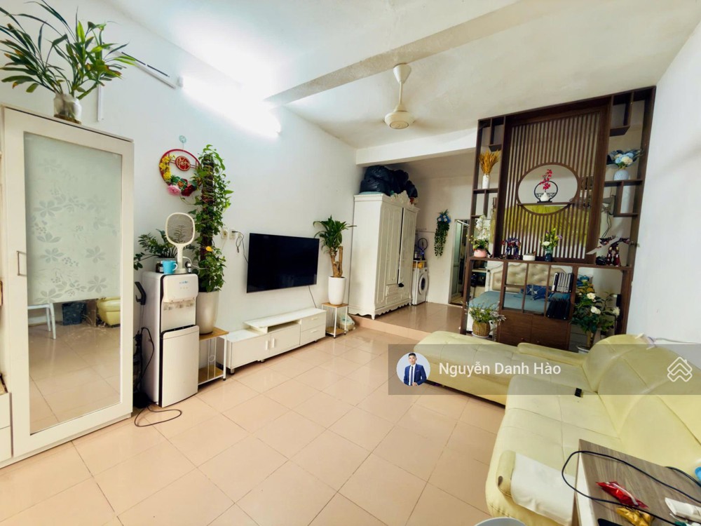 2,43Tỷ Sở Hữu Nhà Trung Tâm Hai Bà Trưng, 2Pn, Sẵn Sổ, Gần Hồ Gươm, Cực Hiếm Khó Tìm