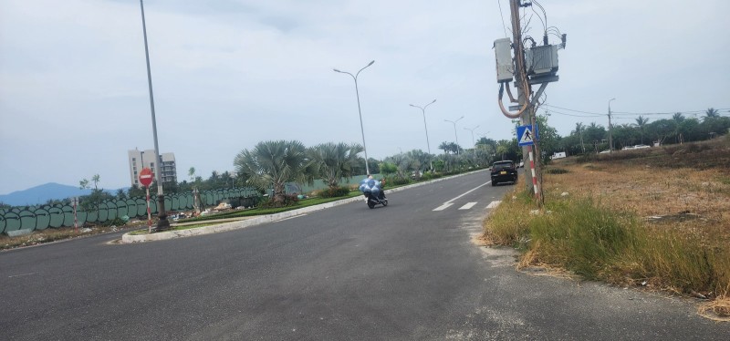 ► Đất Mt Đường 7.5M Thẳng Ra Bãi Tắm Sơn Thủy, 112M2, 7.X Tỷ