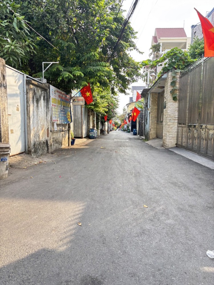 Bán Nhà 3 Tầng Đường Tam Châu, Thủ Đức, Tp Hcm. Dt 73M2, Sổ Hồng. Giá 6.99 Tỷ. Lh 0933125879