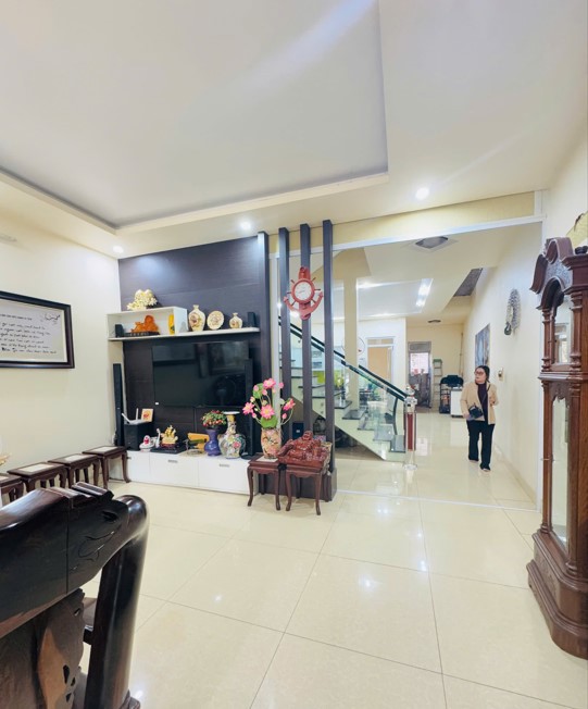 Bán Nhà Mặt Đường Trần Thành Ngọ – Kiến An – Dt 213M² – 2 Khối Nhà – 18 Tỷ