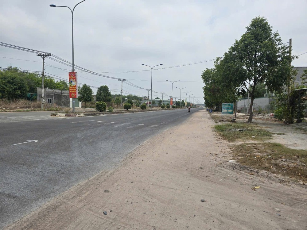 Đất Đẹp - Mặt Tiền - Chính Chủ Bán Lô Đất Nằm Ngay Trung Tâm Hành Chính Chơn Thành
