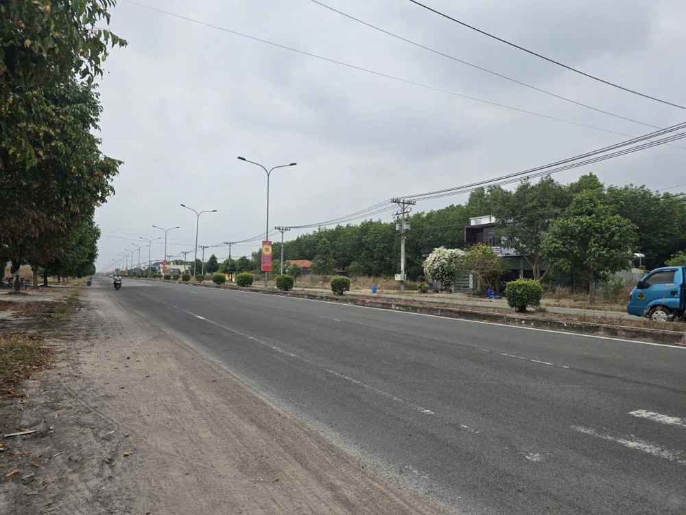 Đất Đẹp - Mặt Tiền - Chính Chủ Bán Lô Đất Nằm Ngay Trung Tâm Hành Chính Chơn Thành