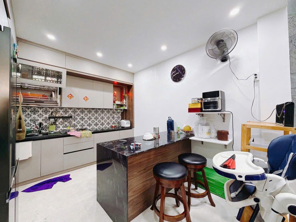 Quận 7 – Lâm Văn Bền – Hẻm Xe Hơi Vào Tận Nhà – Nhà 4 Tầng – 5X20m - 12Tỷ Nhỉnh