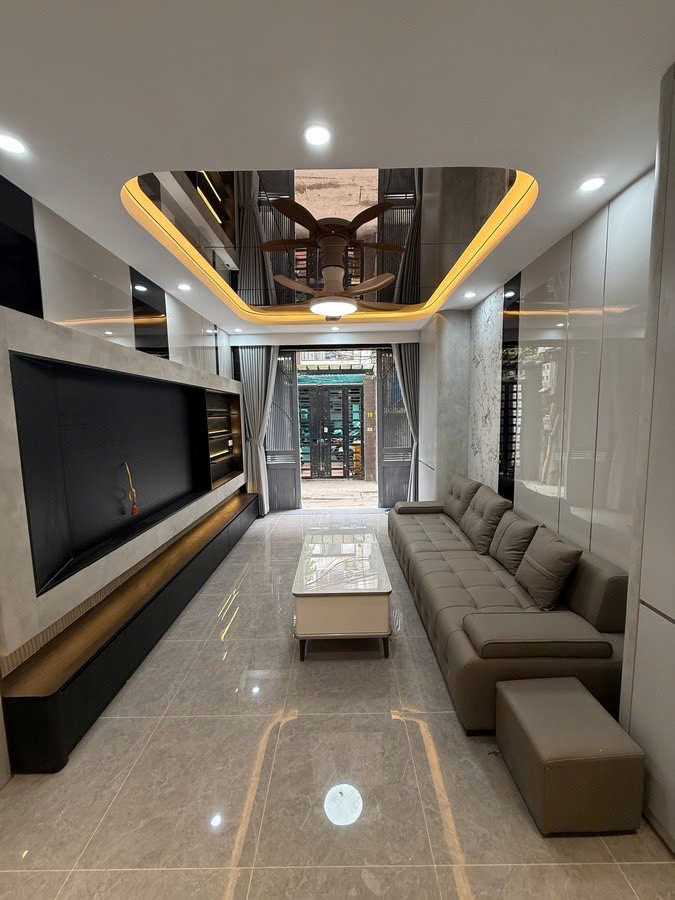 Bán Siêu Phẩm Phố Quan Nhân, Gần Ôtô, 38M2-5T, Đầy Đủ Nội Thất Mới Cực Đẹp, Giá Chỉ 11 Tỷ