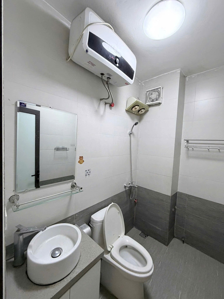 Nghĩa Đô – Khu Vực An Sinh Đỉnh Cao – Nhà 6 Tầng Ô Tô Tránh, Ở Là An Tâm