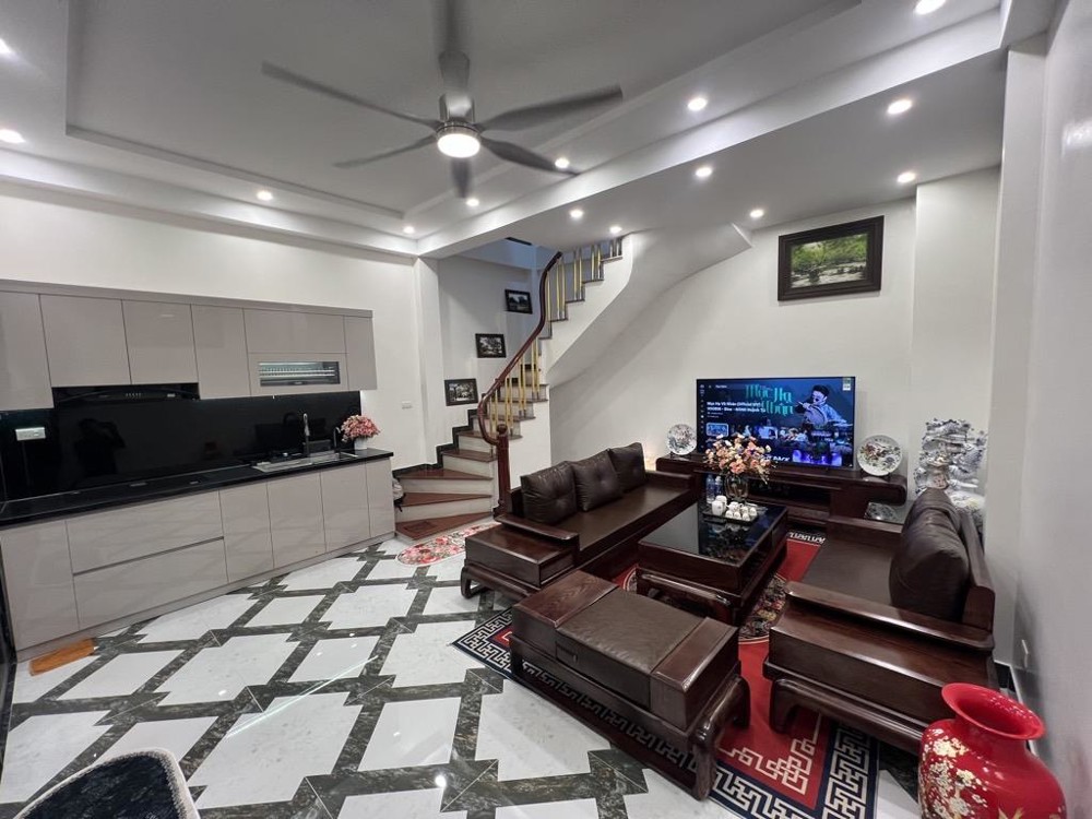 Bán Nhà Lò Đúc 40M2 Ngõ To Đẹp, Gần Phố, Nhà Mới Oto 4 Ngủ Chỉ Nhỉnh 8,5 Tỷ