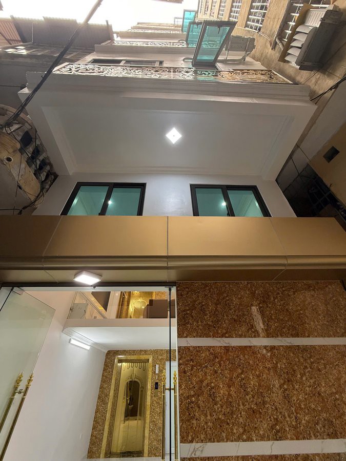 Siêu Phẩm Víp Đống Đa - 6 Tầng Thang Máy - Phun Nội Thật Cao Cấp - Sách Vali Đến Ơ