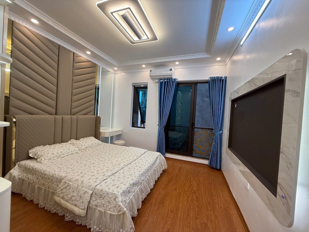 Siêu Phẩm Víp Đống Đa - 6 Tầng Thang Máy - Phun Nội Thật Cao Cấp - Sách Vali Đến Ơ