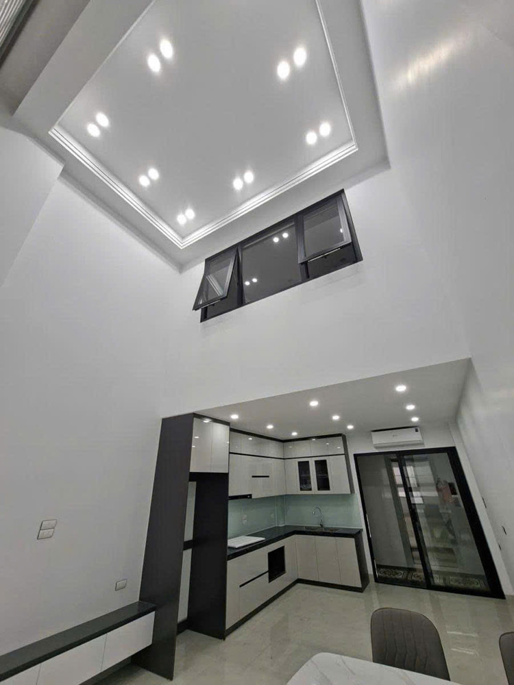 Bán Nhà Bồ Đề 41M 7 Tầng Mt4m Thang Máy Ô Tô Đỗ Sát Hồ 15 Tỷ