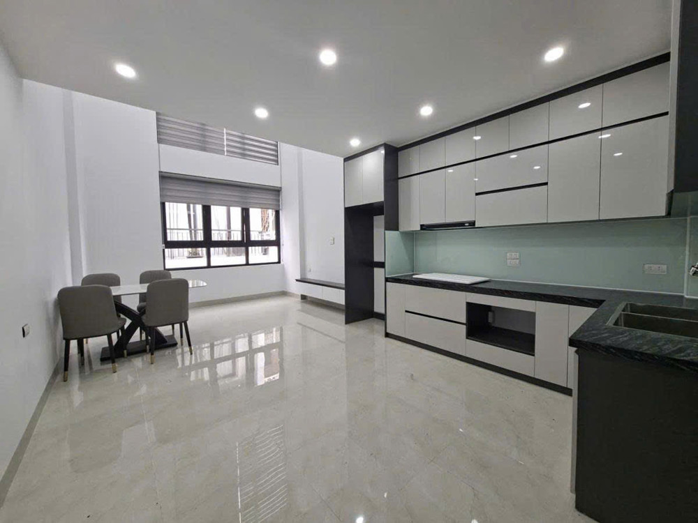Bán Nhà Bồ Đề 41M 7 Tầng Mt4m Thang Máy Ô Tô Đỗ Sát Hồ 15 Tỷ