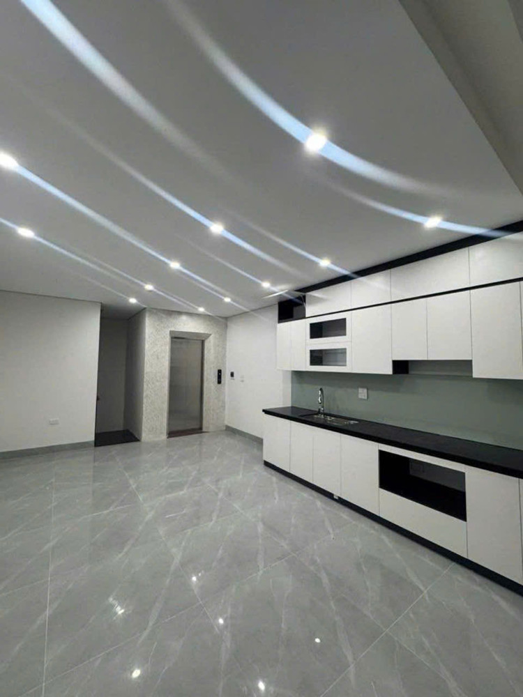 Siêu Phẩm Trung Tâm Cổ Linh – 55M² X 5 Tầng – Thang Máy – Full Nội Thất