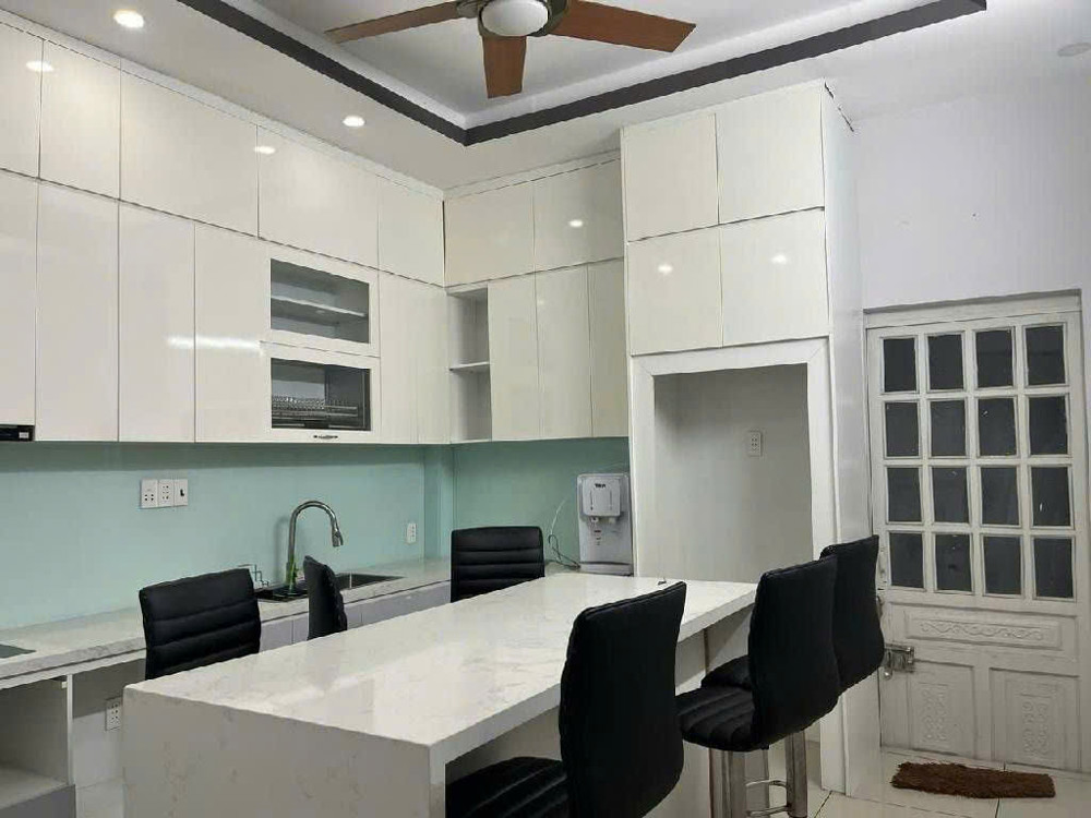 Nhà 4 Tầng Hẻm 803 Huỳnh Tấn Phát – Ô Tô Đỗ Cửa, Có Sẵn Dòng Tiền