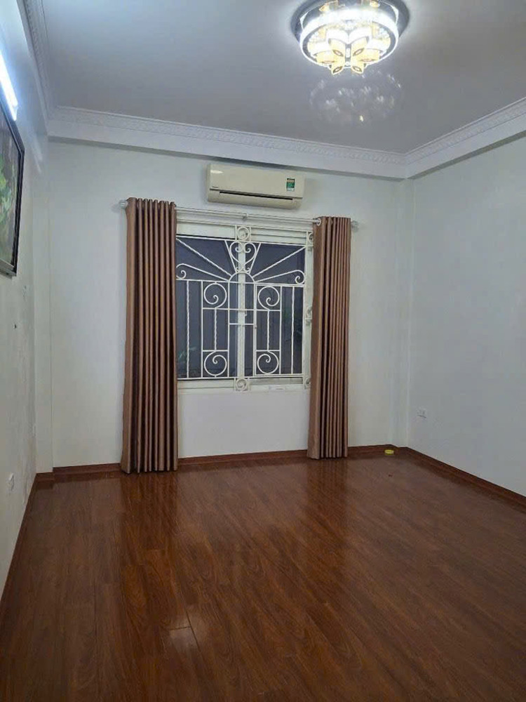 Nhà Đẹp Thạch Bàn – Ô Tô Thông – 52M² – Giá Nhỉm 11 Tỷ