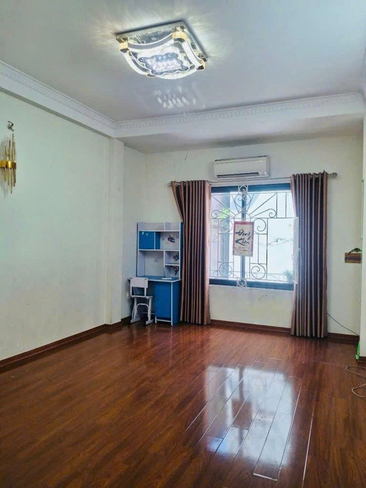 Nhà Đẹp Thạch Bàn – Ô Tô Thông – 52M² – Giá Nhỉm 11 Tỷ