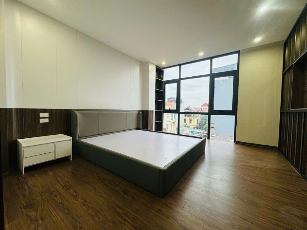 Bán Nhà Phúc Lợi 44M /6 Tầng , Giá Chỉ 9Xxx Oto Ngủ Trong Nhà