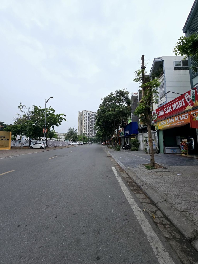 Bán Đất Phân Lô Việt Hưng 90M2- Mt 6M- Vỉa Hè- Ô Tô Tránh- Hơn 16 Tỷ