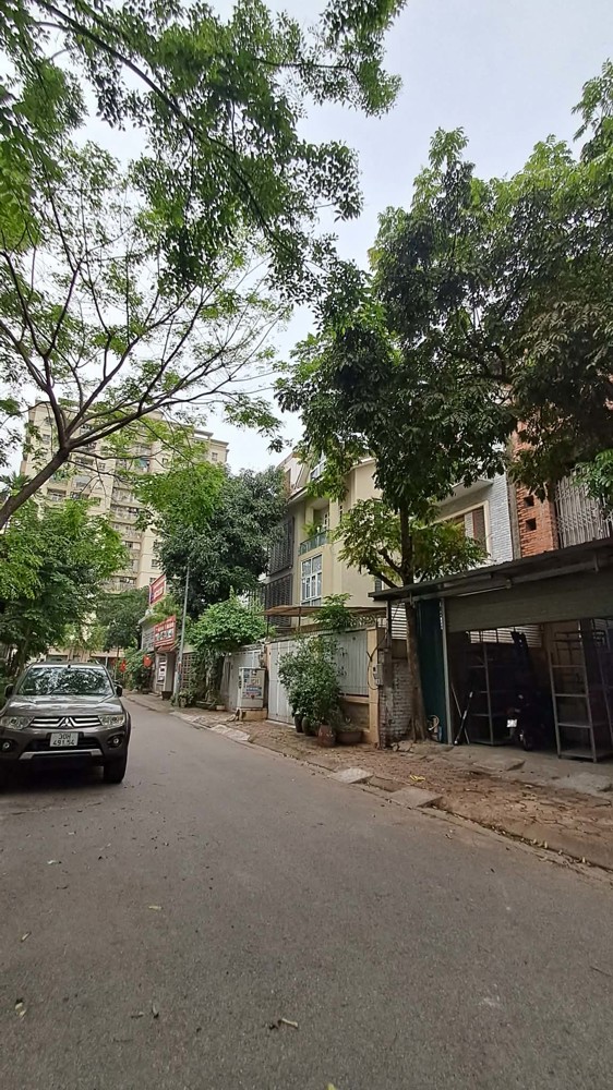 Bán Đất Phân Lô Việt Hưng 90M2- Mt 6M- Vỉa Hè- Ô Tô Tránh- Hơn 16 Tỷ