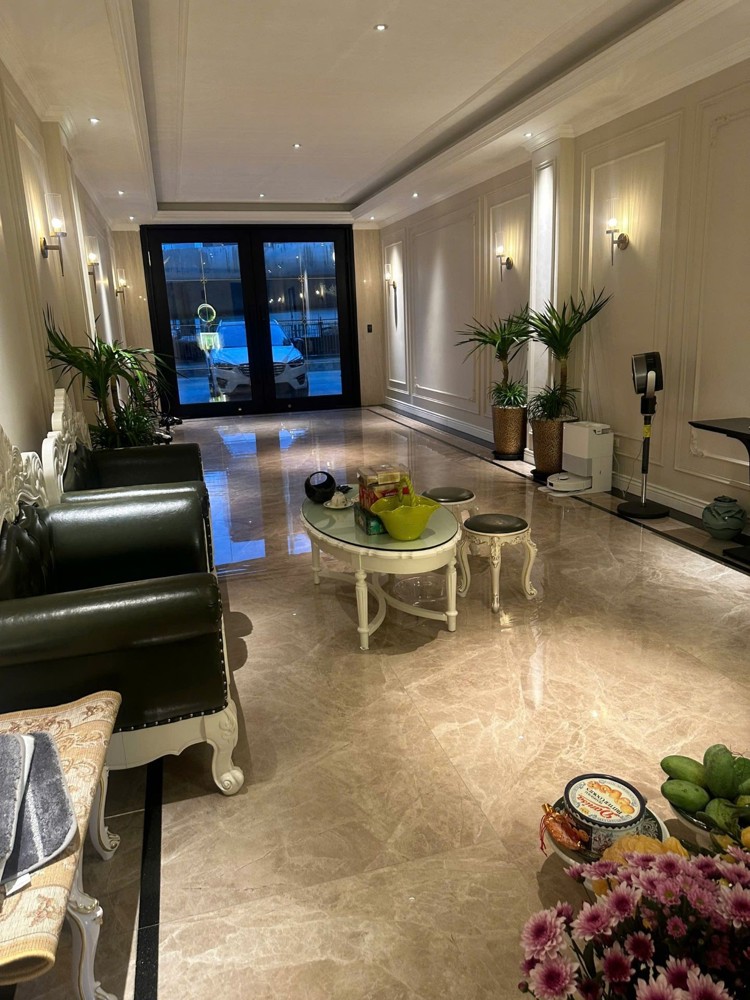 Bán Nhà Việt Hưng 85M2- 6 Tầng Thang Máy- Gara Ô Tô- Hơn 17 Tỷ