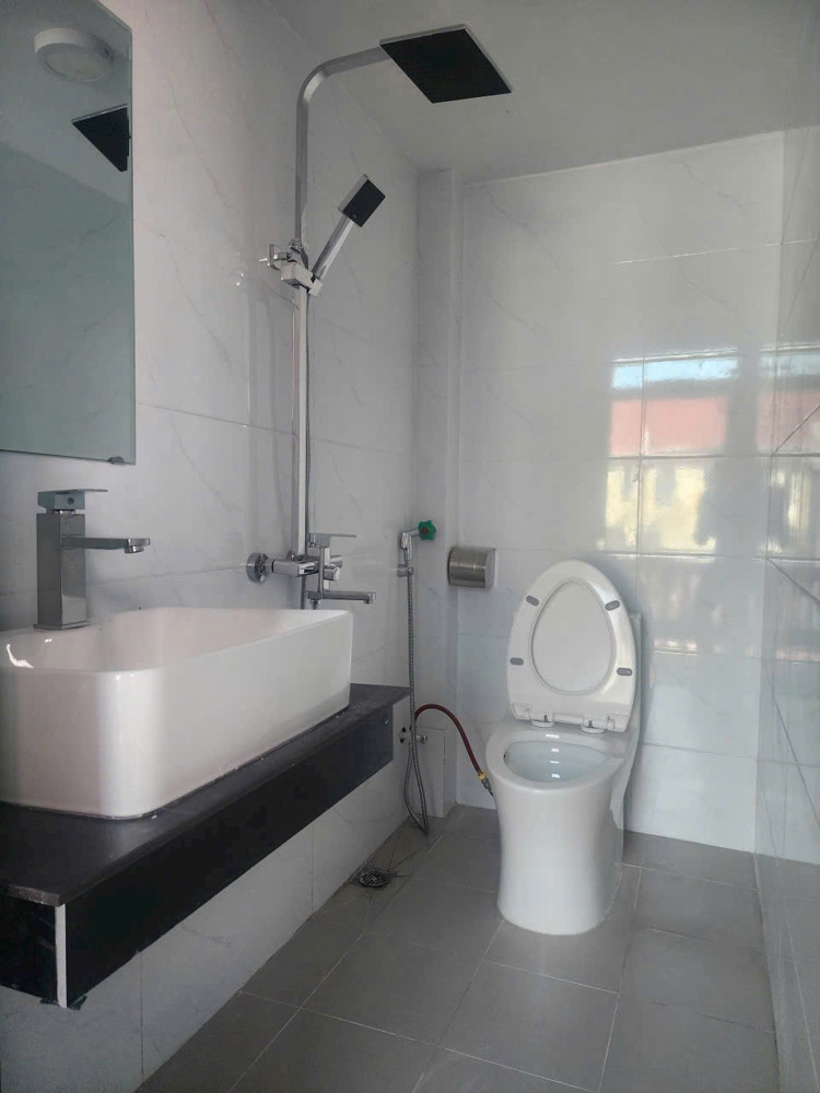 Chỉ Hơn 2Ty Có Ngay Căn Nhà 2 Tầng Sát Đan Phượng