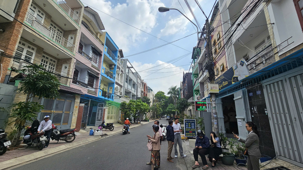 Nhà Phố Bàu Cát 33M² (4.1X33m), 2 Tầng, 2Pn, 2Wc, Đông Nam, 15 Tỷ, Sổ Hồng. Cơ Hội Vàng Sở Hữu! Lh