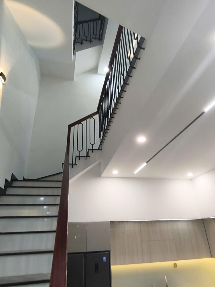 ► Mt Bùi Tấn Diên, Đường 10.5M Phước Lý, 105M2, 3 Tầng Mới, Full Nội Thất, Dòng Tiền 28Tr/th
