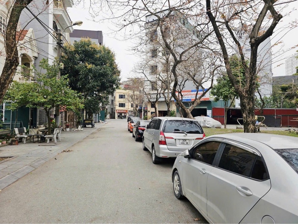 Bán Nhà Tái Định Cư Cổ Linh 40M2- 5 Tầng- View Vườn Hoa- 1X Tỷ