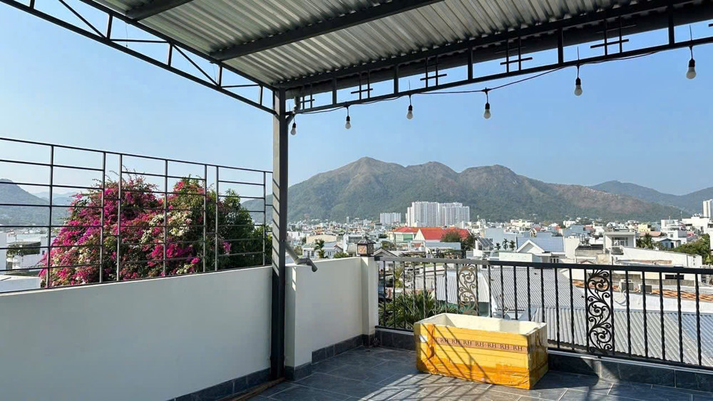 Nhà 3 Tầng Mới Đẹp Gần Biển Đường Oto Gần Biển Nha Trqang