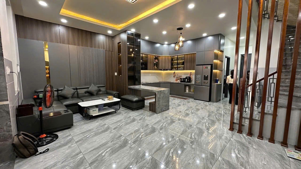 Nhà 3 Tầng Mới Đẹp Gần Biển Đường Oto Gần Biển Nha Trqang