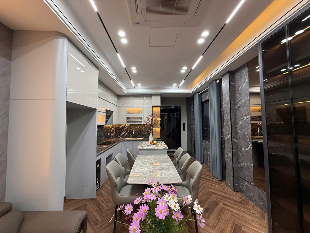 Bán Siêu Phẩm 8 Tầng -Thang Máy- Ga Ra Phố Đàm Quang Trung 65M2 X16.5 Tỷ Long Biên