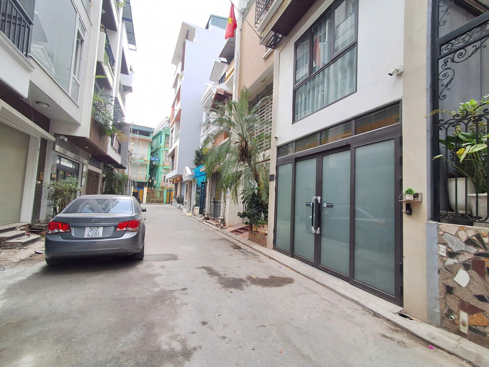 Bán Chdv Ô Tô Tránh - Gara - Kinh Doanh 7 Tầng Phố Nguyễn Văn Cừ 80M2 X 28.6 Tỷ Long Biên