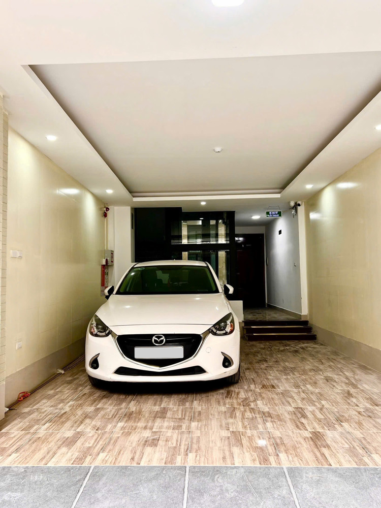 Bán Chdv Ô Tô Tránh - Gara - Kinh Doanh 7 Tầng Phố Nguyễn Văn Cừ 80M2 X 28.6 Tỷ Long Biên