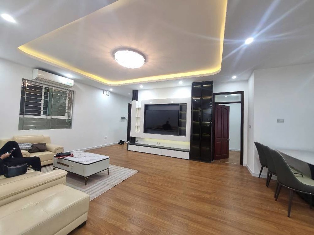 Nhà Đẹp Mặt Phố - Hiếm - Kinh Doanh Đỉnh - Ô Tô Tải Tránh - Tiện Ích Ngập Tràn - Vào Ở Ngay