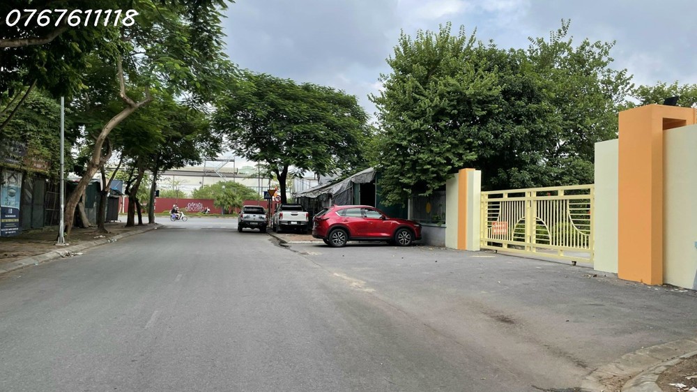 Bán Nhà Cổ Linh, Thạch Bàn, Đường Container Tránh, Vỉa Hè, View Trường Học, 150M, Mt6m, 180Tr