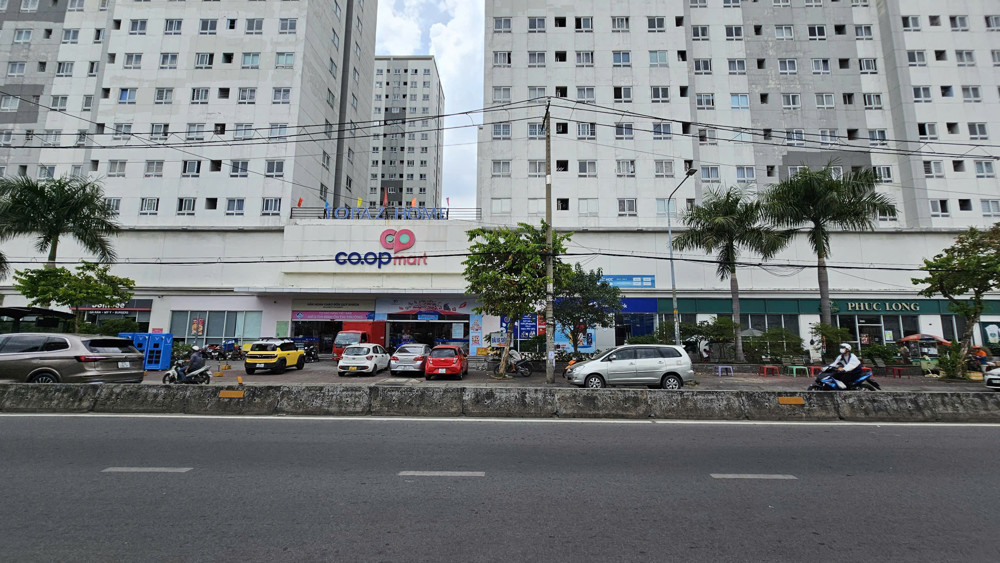 Đất Khủng ~700M2 Mặt Tiền Trường Chinh Đang Làm Showroom Giá 150 Tỷ - Tây Thạnh _ Tân Phú