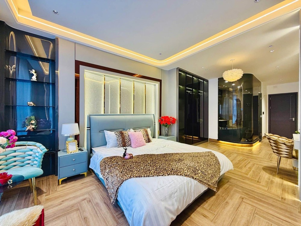 7 Tầng Thang Máy - Chẵn 100M2 - Mặt Tiền Đg Số - Kinh Doanh Thì Đỉnh Nuôn - Làng Hoa, Gò Vấp - 15.X
