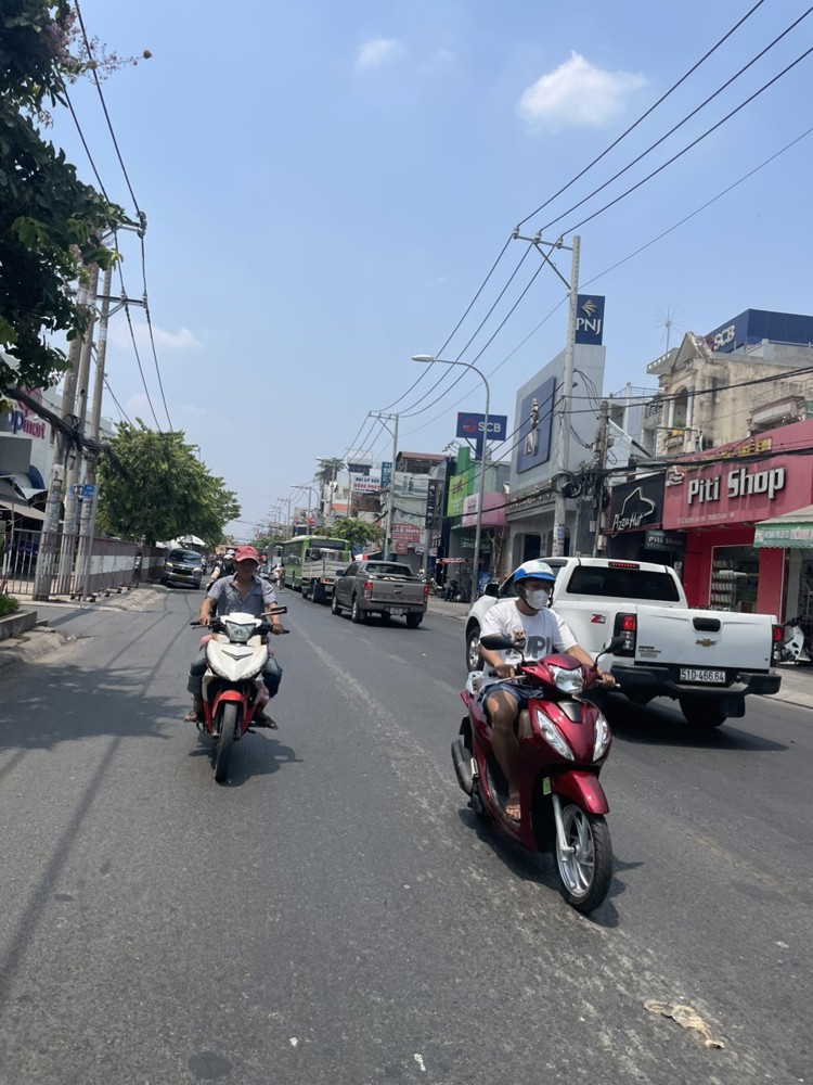 Bán Nhà 3 Tầng 5X25m Giá 16,5 Tỷ Đường Nguyễn Ảnh Thủ