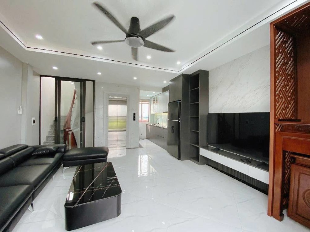 Hiếm Có! Trung Tâm Ba Đình - 80M² Nhà 3 Tầng - Cách Phố 70M, Gần Ô Tô Xách Valy Vào Ở Ngay/