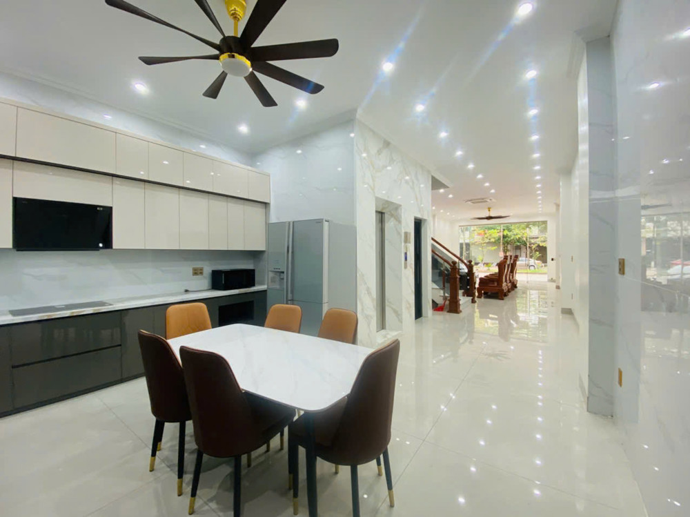 Cho Thuê Nhà 6 Phòng Ngủ Có Thang Máy Vào Ở Luôn Võ Cường