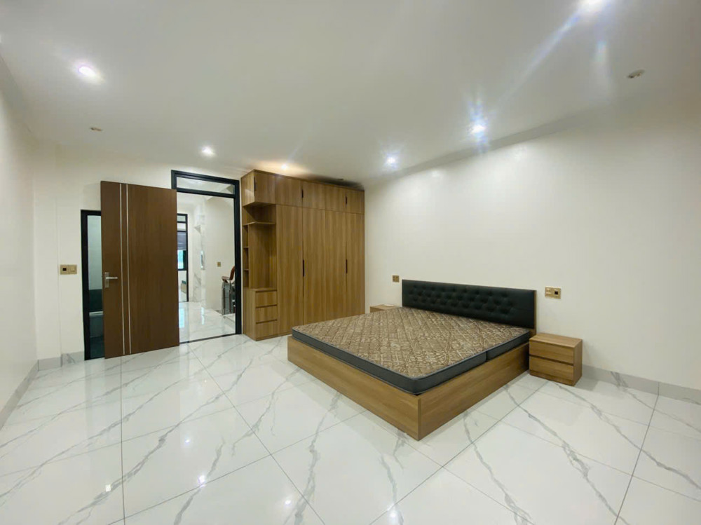 Cho Thuê Nhà 6 Phòng Ngủ Có Thang Máy Vào Ở Luôn Võ Cường