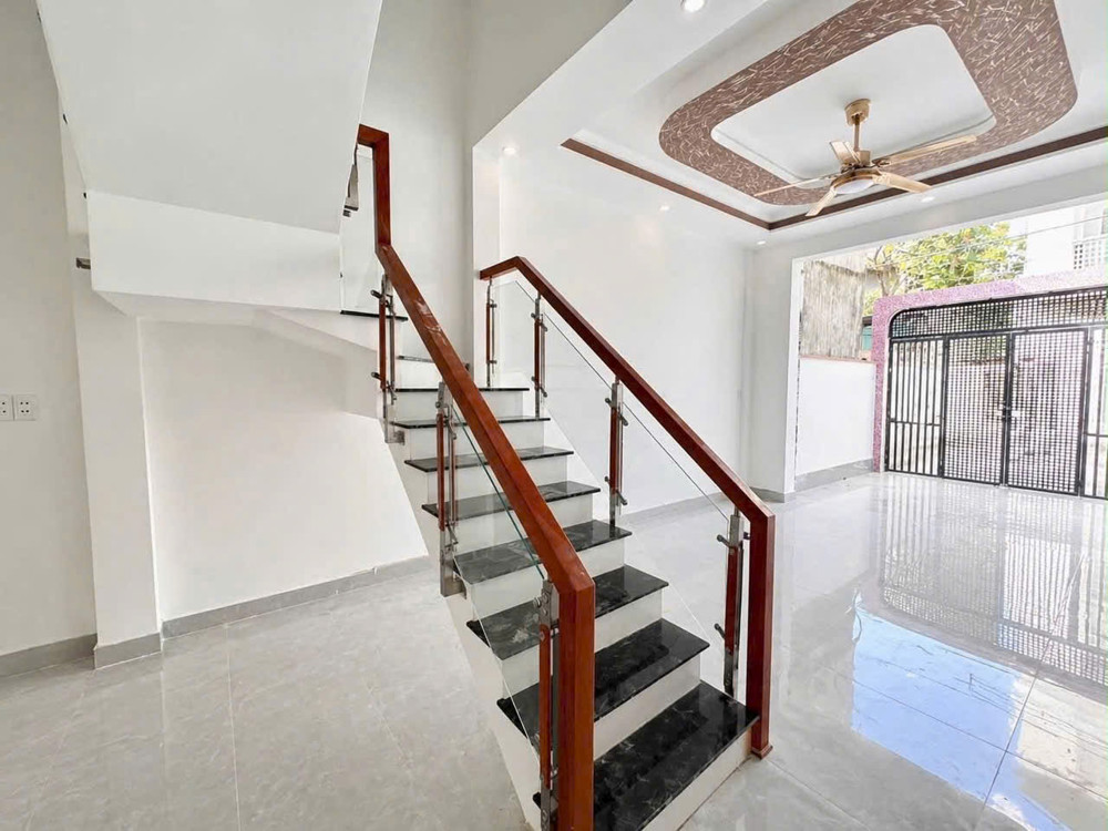 Bán Nhà 2 Tầng Biên Hòa,Shr Đường Xe Hơi,Gần Bv Singmark,Chợ Bến Gỗ