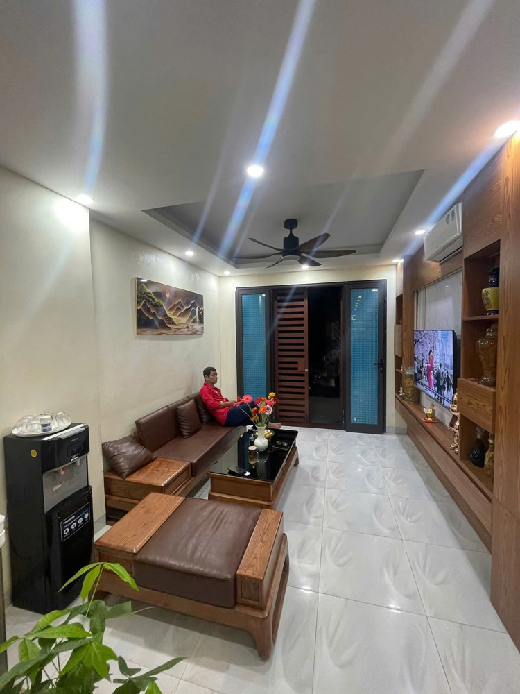 Hiếm Ngọc Thụy – Ô Tô Vào Nhà – 38M2 5T – Full Nội Thất – Trung Tâm – 9.3 Tỷ