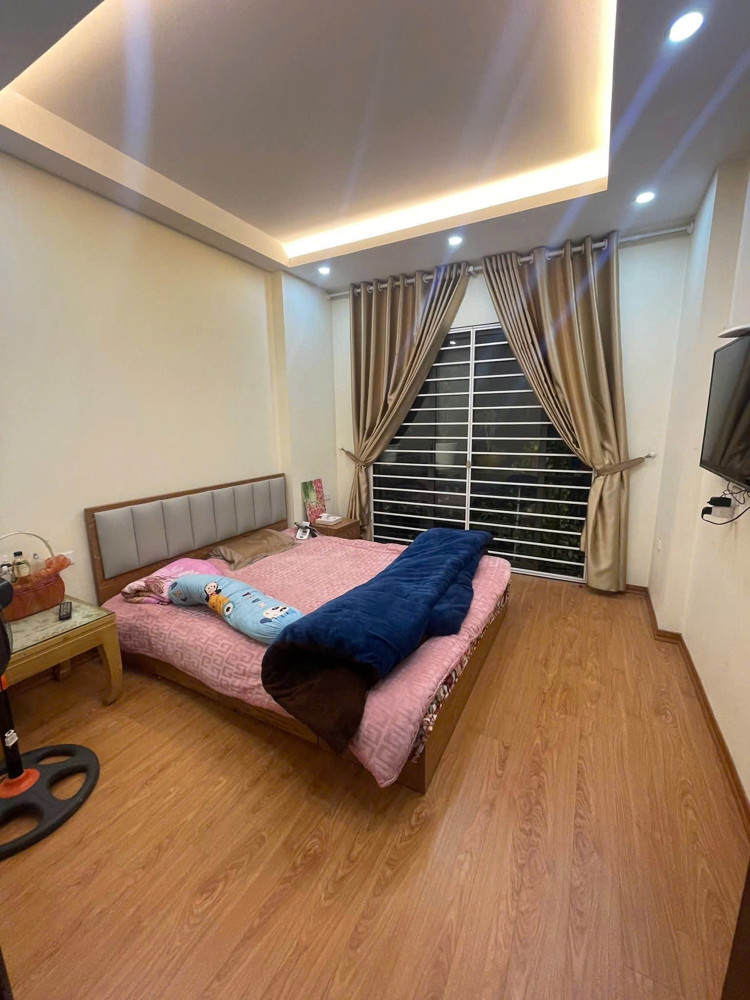 Hiếm Ngọc Thụy – Ô Tô Vào Nhà – 38M2 5T – Full Nội Thất – Trung Tâm – 9.3 Tỷ
