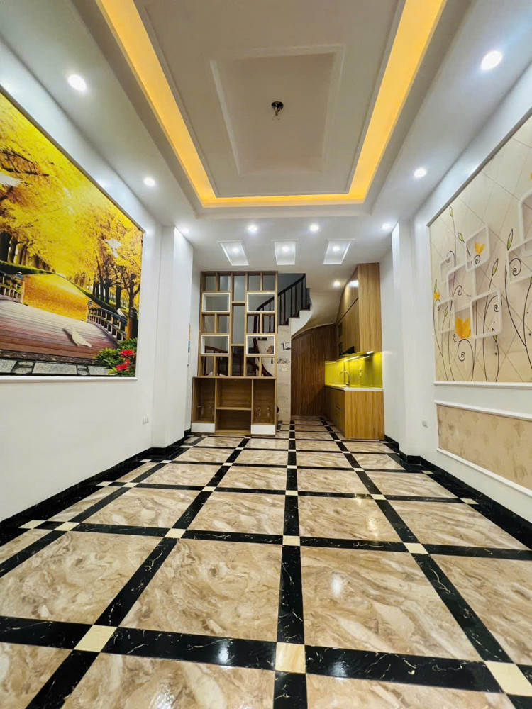 Hiếm – Bán Nhà Đẹp Đàm Quang Trung – Phố Trạm, Long Biên – Gần Aeon Mall 200M – 5 Tầng, 3Pn, Có Sân