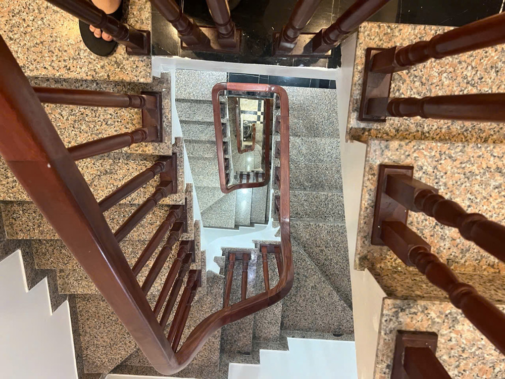 Hiếm – Bán Nhà Đẹp Đàm Quang Trung – Phố Trạm, Long Biên – Gần Aeon Mall 200M – 5 Tầng, 3Pn, Có Sân