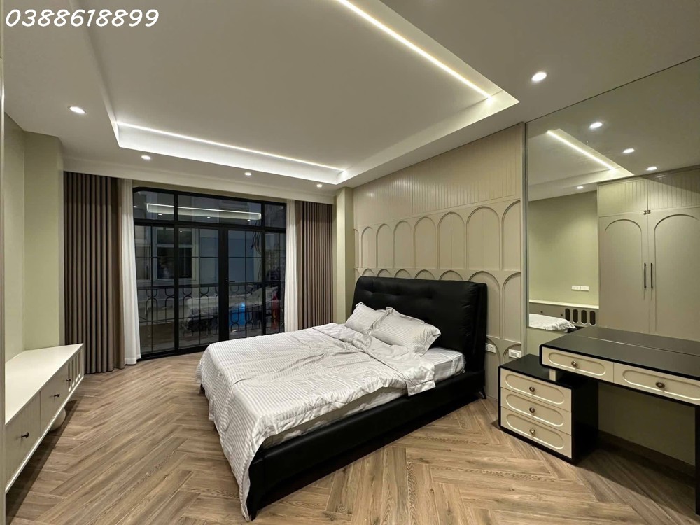 Phân Lô Kim Mã - Ba Đình - Sát Vinhomes Giảng Võ - 6 Tầng Thang Máy - Gara Ô Tô