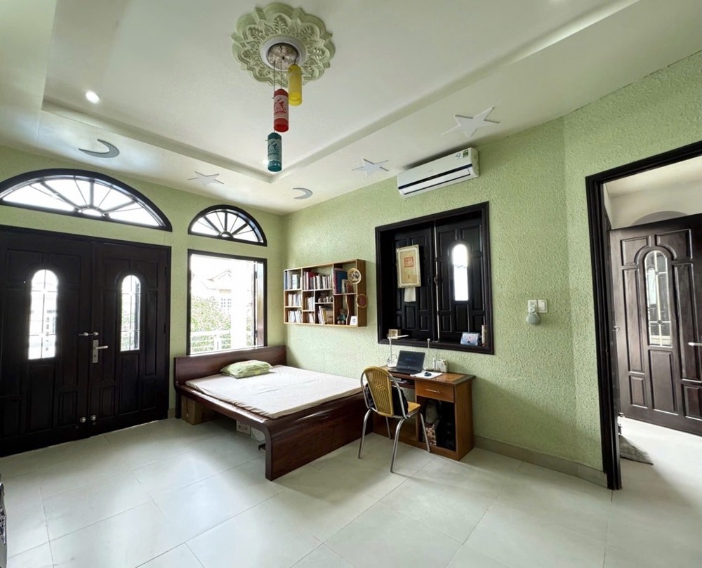 H2243 - Biệt Thự Góc 2 Mặt Tiền