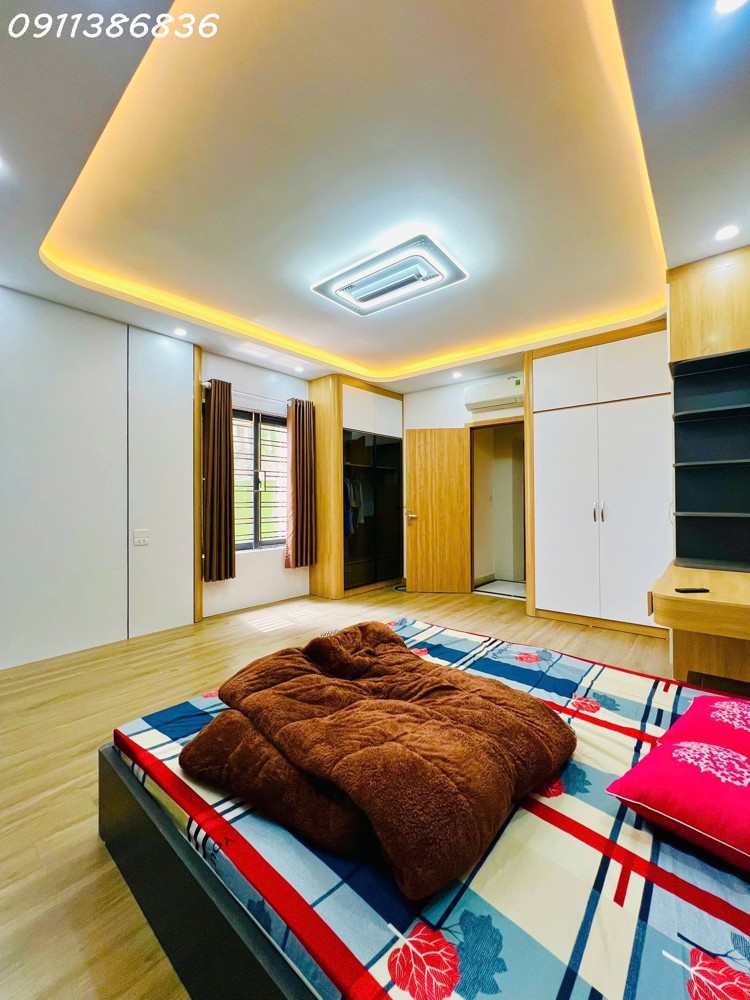 Siêu Phẩm Gần Hoàng Quốc Việt 52M 6 Tầng Thang Máy Ngõ To Gần Phố, 16 Tỷ Có Tl