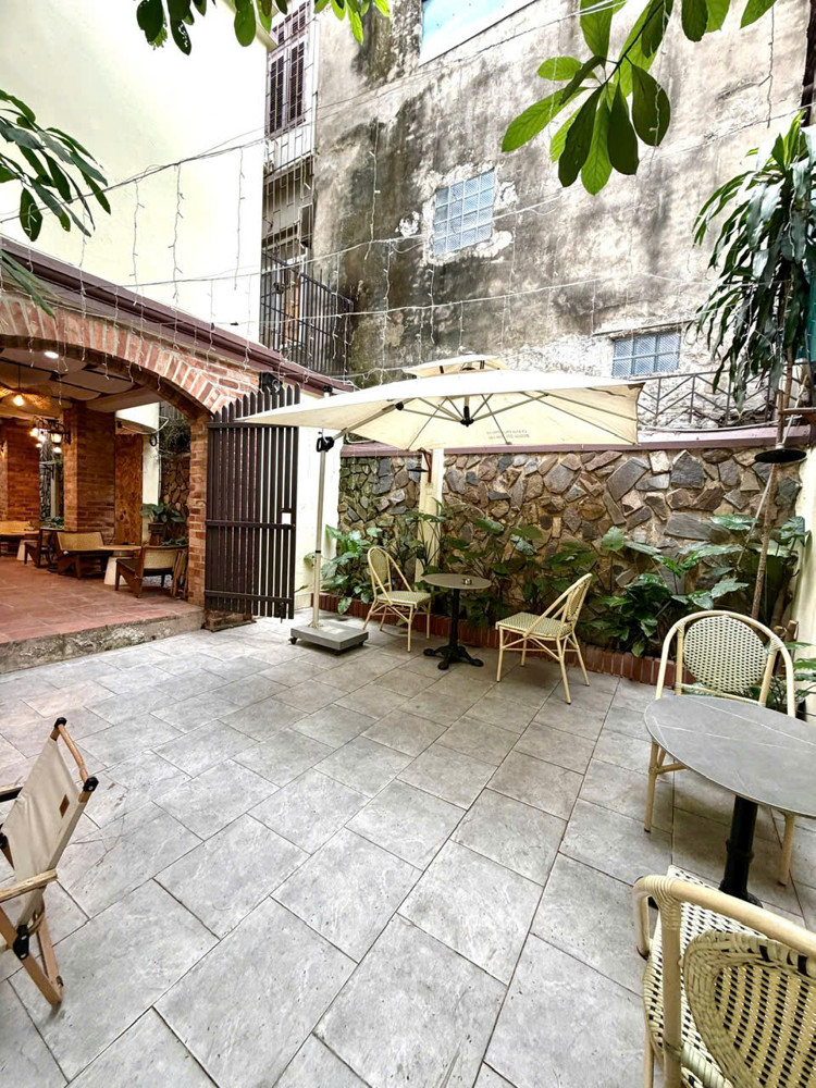 Cho Thuê Mặt Bằng Cafe Sân Vườn – Setup Sẵn, Quận Ba Đình - Hà Nội - Vào Kinh Doanh Ngay