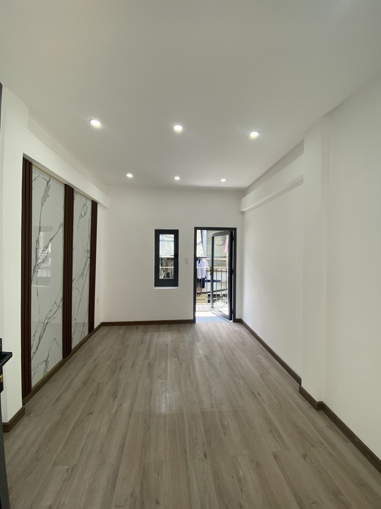 Bán Nhà 1 Trệt 1 Lầu, 40.2M2, 2Pn, Hẻm Rộng 4M, Nguyễn Văn Cừ, P.2, Q.5, Hcm